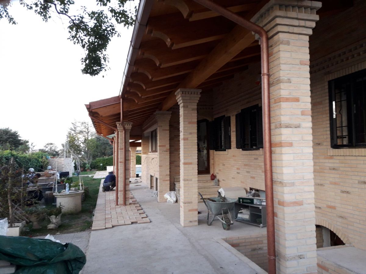 Chioschi e Gazebi in legno Spazio Legno Lamellare Tetto grandi campate