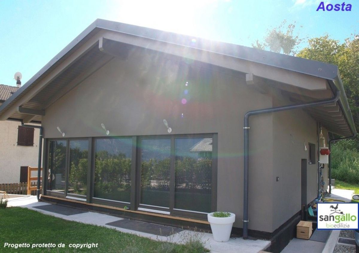 Case in legno Sangallo S.r.l. Casa in bioedilizia costruita su progetto /Aosta (AT)