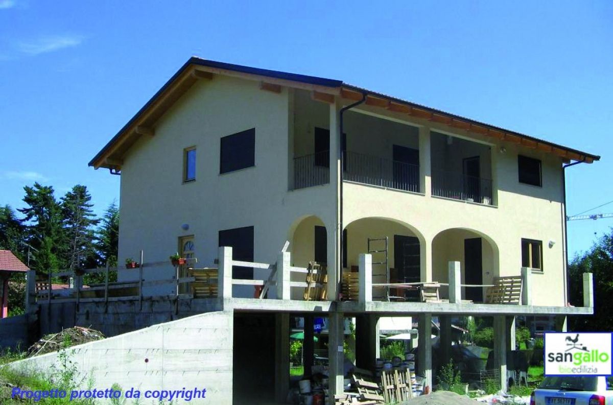 Case in legno Sangallo S.r.l. Casa in bioedilizia costruita su progetto /Oleggio castello