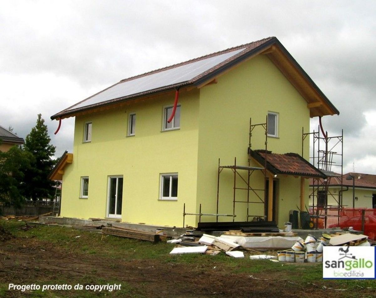 Case in legno Sangallo S.r.l. Casa in bioedilizia costruita su progetto /Pratosesia