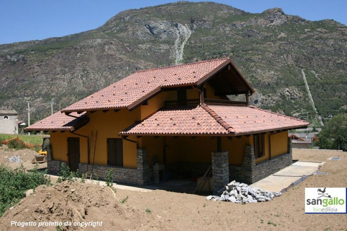 Case in legno Sangallo S.r.l. Casa in bioedilizia costruita su progetto / Pontey