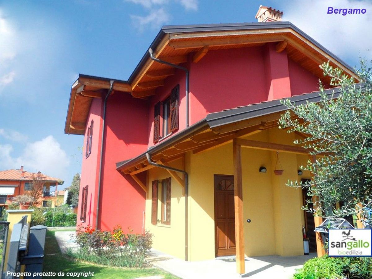 Case in legno Sangallo S.r.l. Casa in bioedilizia costruita su progetto /Bergamo (BG)