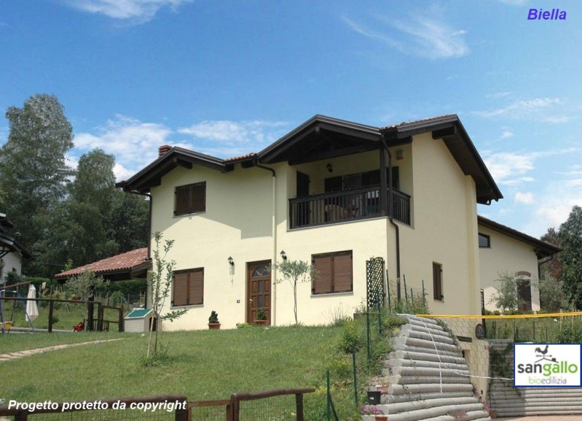 Case in legno Sangallo S.r.l. Casa in bioedilizia costruita su progetto /Biella (BI)