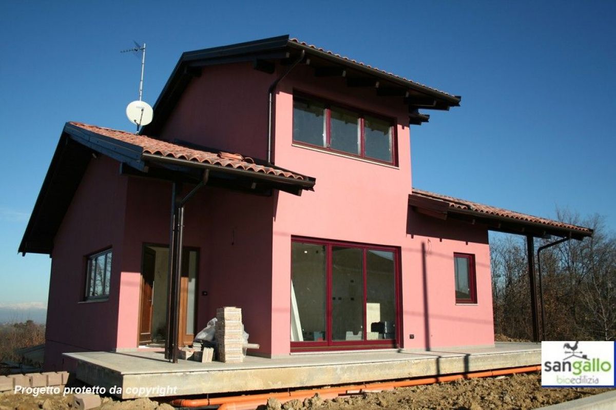 Case in legno Sangallo S.r.l. Casa in bioedilizia costruita su progetto /Cisterna (AT)