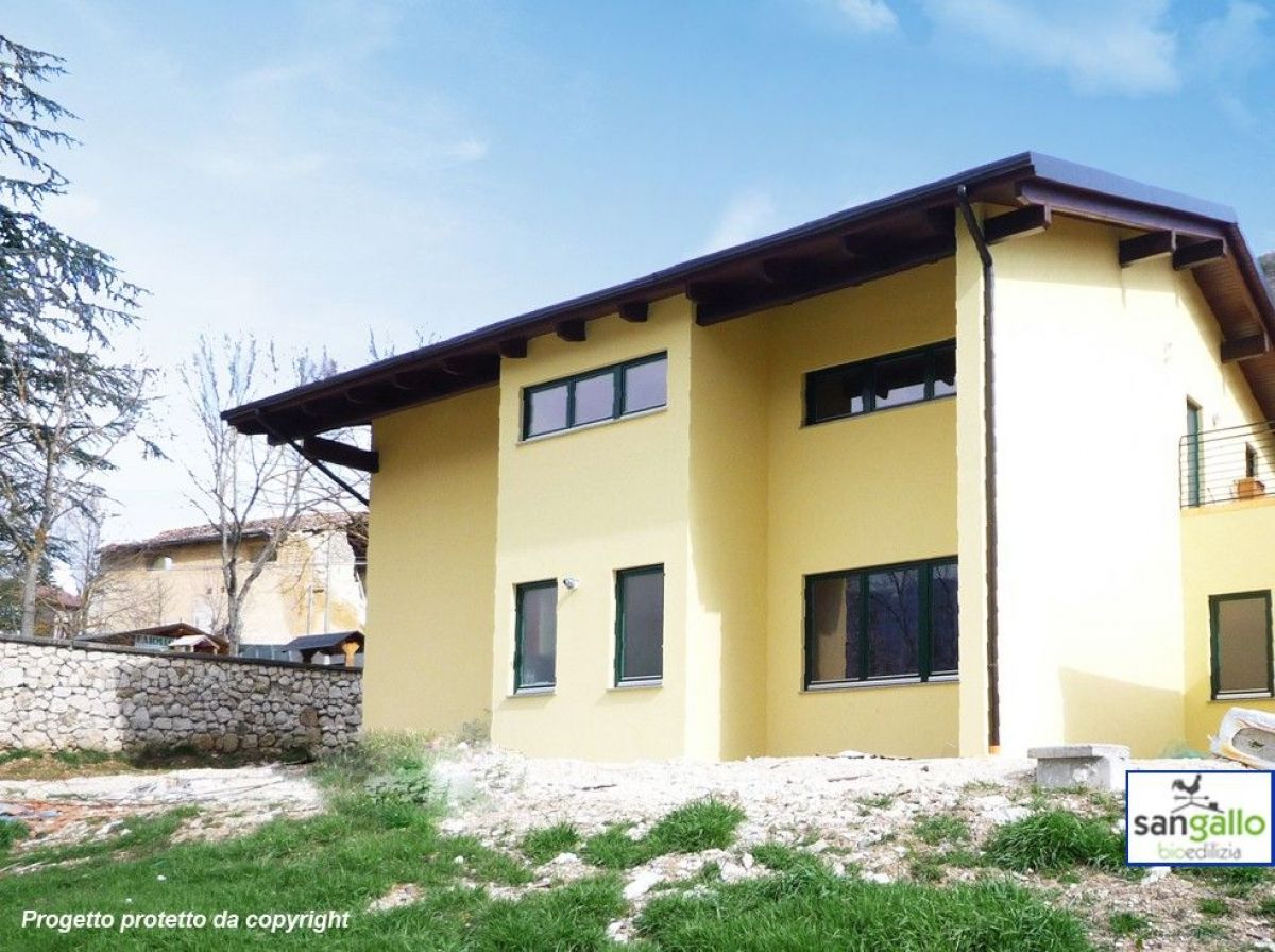 Case in legno Sangallo S.r.l. Casa in bioedilizia costruita su progetto /L'Aquila (AQ) 