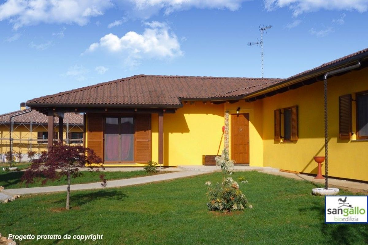 Case in legno Sangallo S.r.l. Casa in bioedilizia costruita su progetto /Trino (VC)