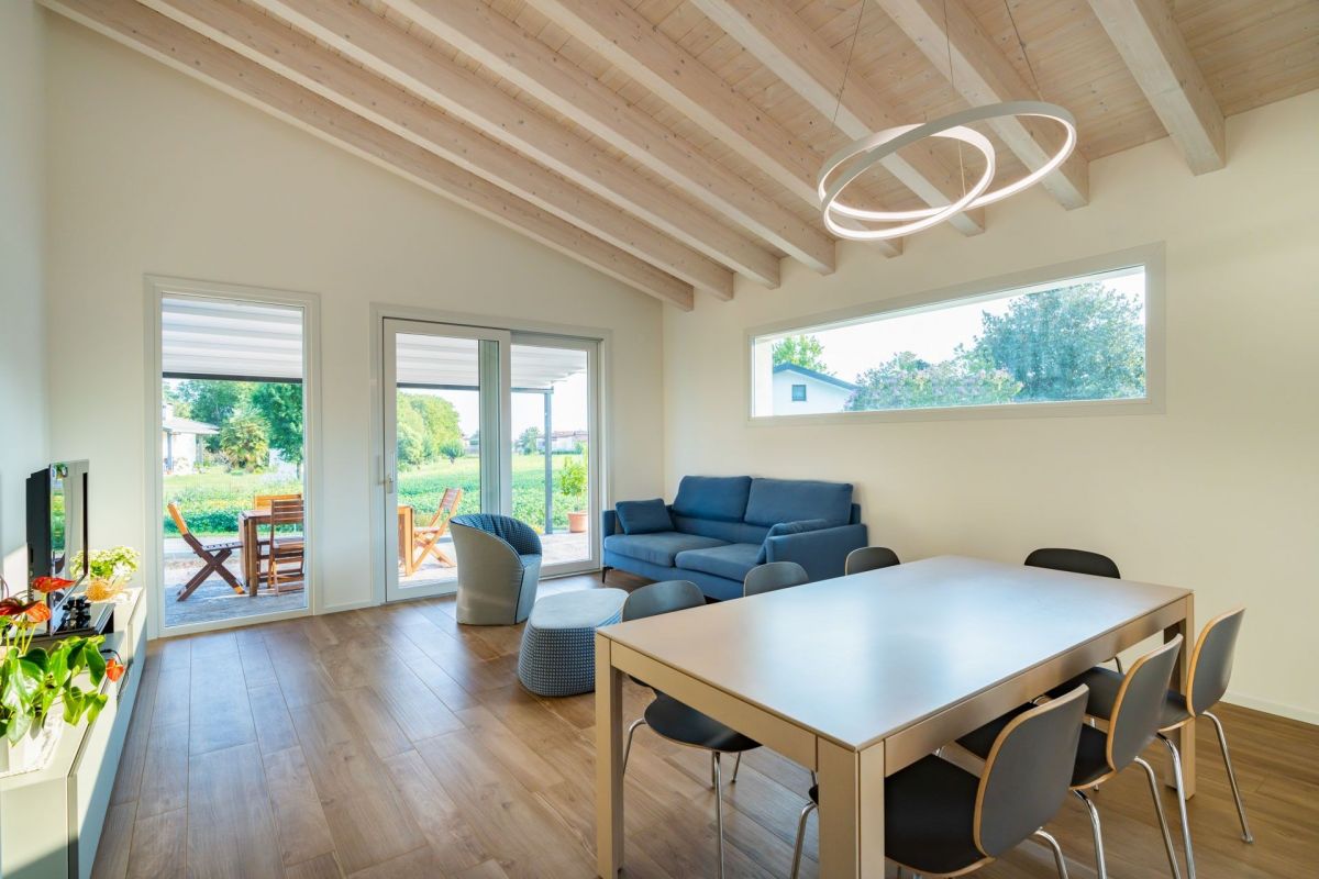 Case in legno Evoluthion UNA LUMINOSA CASA  PREFABBRICATA 