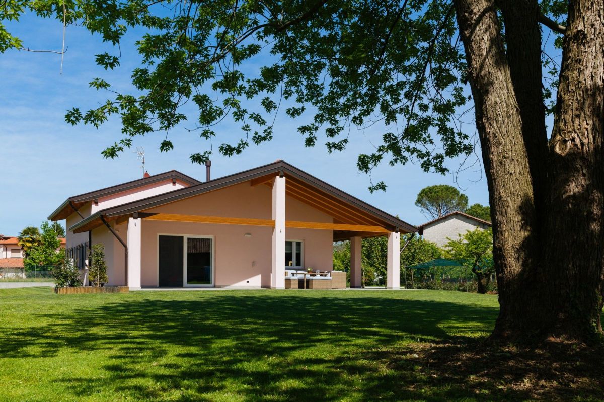 Case in legno Evoluthion UN'ELEGANTE VILLA CLASSICA IN LEGNO  