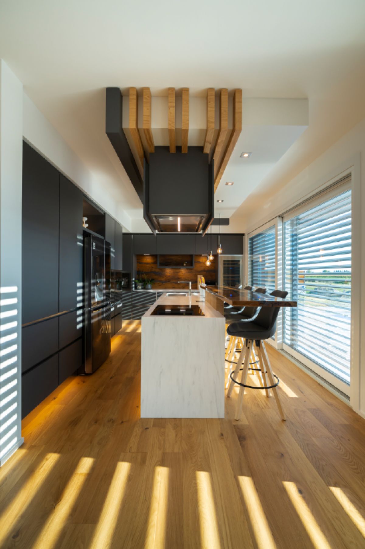 Case in legno Evoluthion  PASSIONE PER IL LEGNO IN QUESTA VILLA DI DESIGN