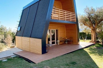 Modello Casa in Legno MODEL T CABIN+BALCONY di A-FOLD houses