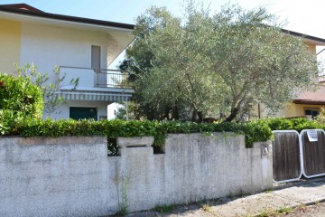 Villa bifamiliare Fiumetto V364