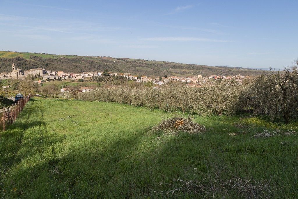 Terreno edificabile in Vendita Baschi