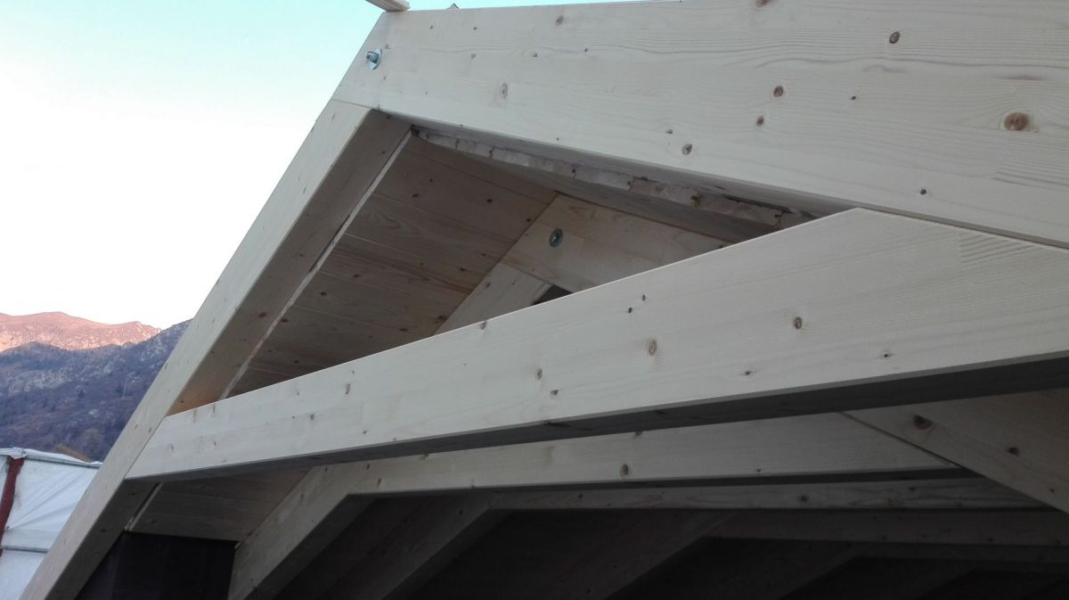 Ampliamenti in legno BCL Bergamasca Costruzioni Legno Tetto sbiancato legno lamellare certificato FSC - PEFC in provincia di Bergamo