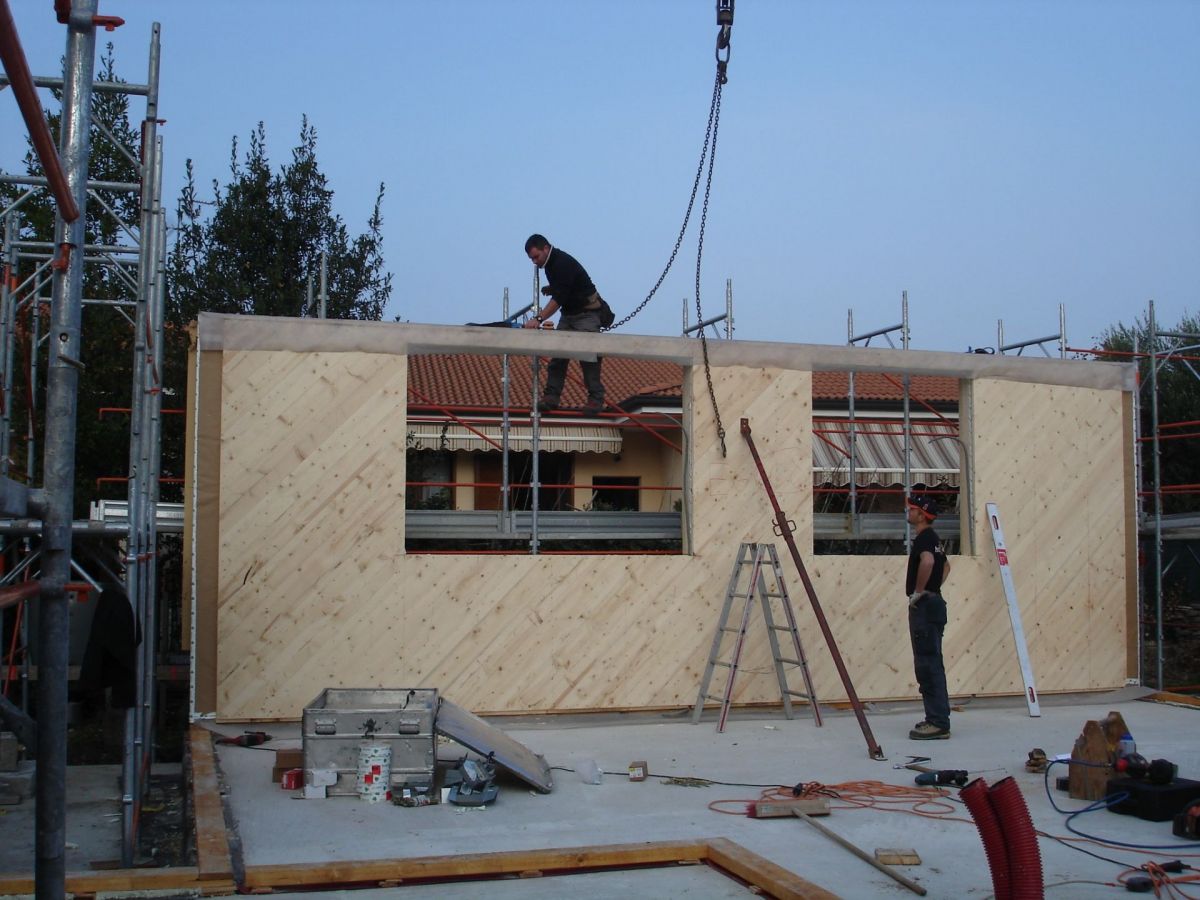 Case in legno BCL Bergamasca Costruzioni Legno Casa in XLAM  Milano