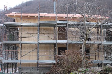 Realizzazione Casa in Legno BCLegno Xlam demolizione di BCL Bergamasca Costruzioni Legno