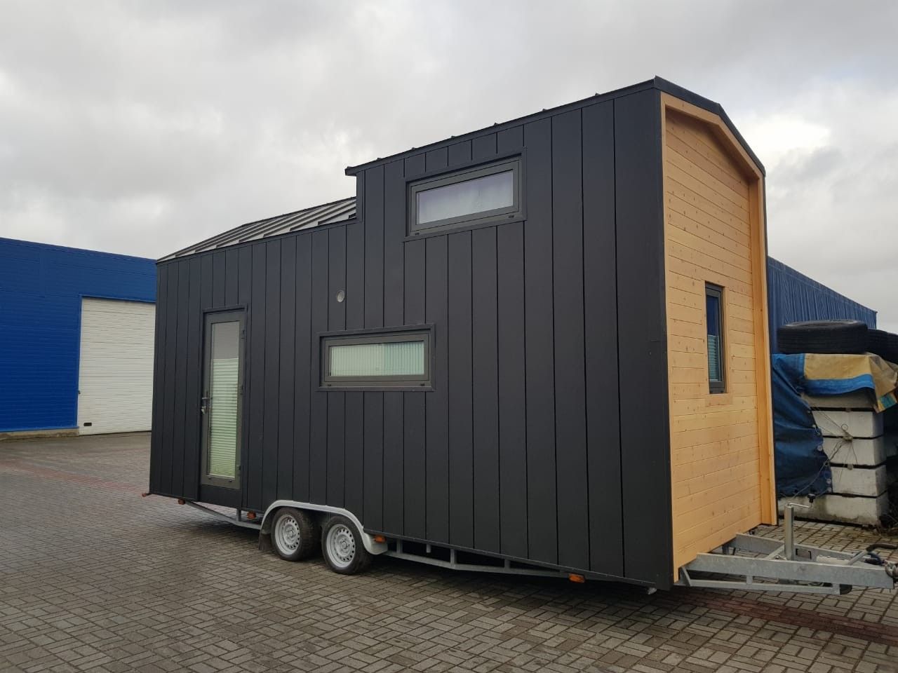 Sopraelevazioni in legno HEALTHY LIFE HOUSES & WHEELS HOUSES casa sulle ruote Italia Tour realizzata