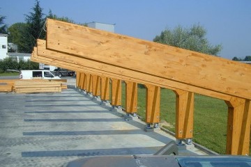 Tettoia Porticato di Legno Pensiline Fotovoltaiche di Bergamasca Costruzioni Legno