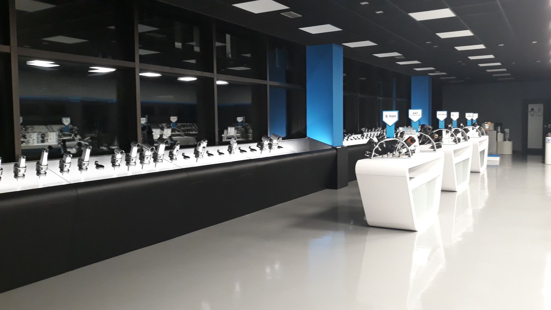 Complesso terziario a Lonate Pozzolo realizzato da Studio di Architettura Paolo Bertolotti, Progettazione architettonica a Busto Arsizio