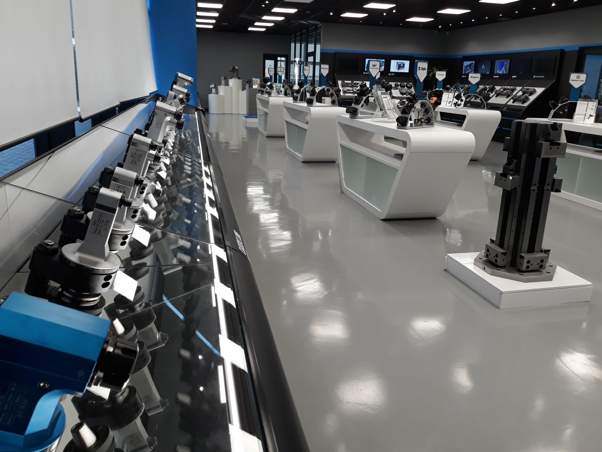 Complesso terziario a Lonate Pozzolo realizzato da Studio di Architettura Paolo Bertolotti, Progettazione architettonica a Busto Arsizio