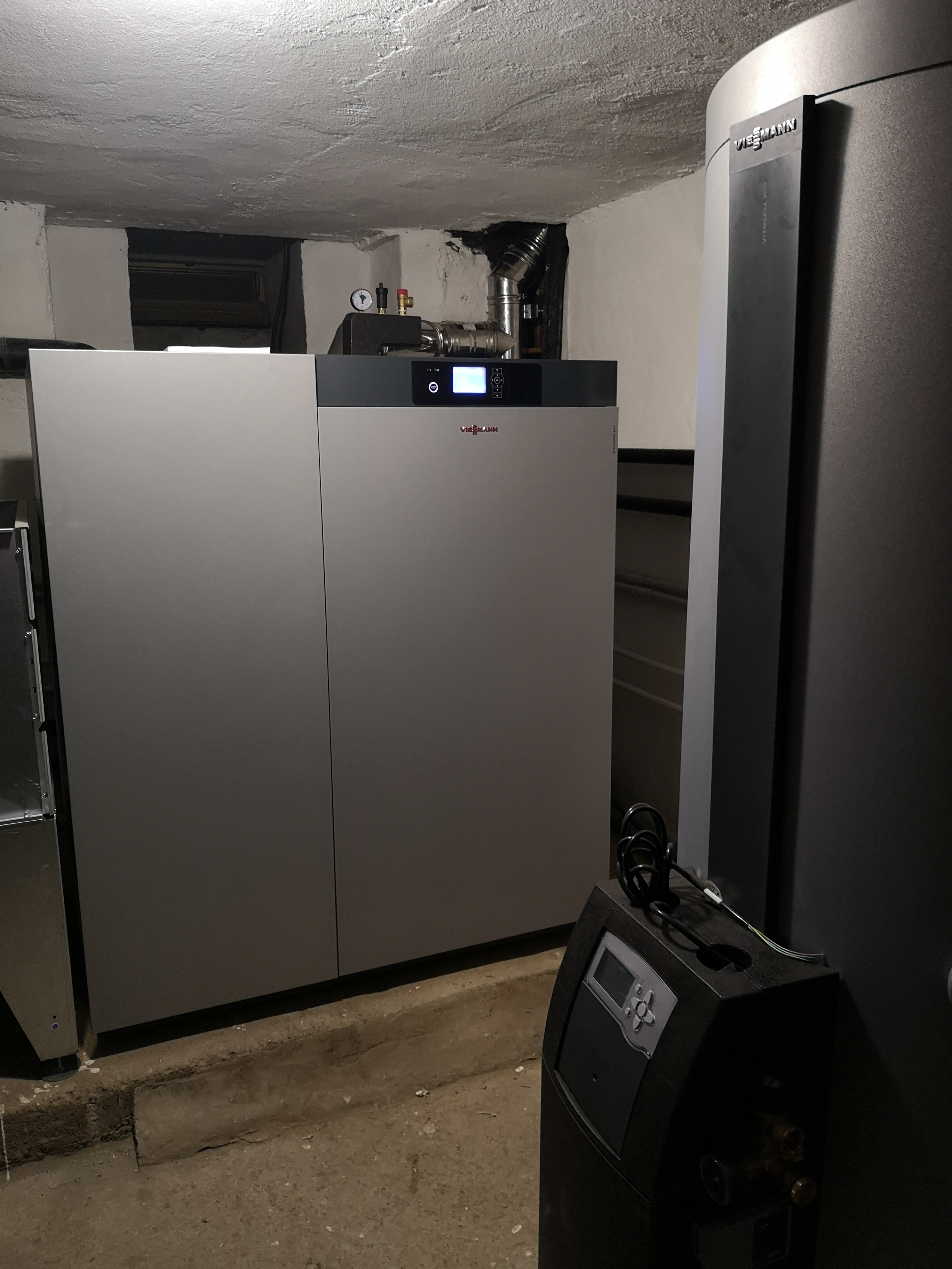 INSTALLAZIONI CALDAIE A PELLET realizzato da F.P. IMPIANTI DI PAVESIO FABIO, a Leinì