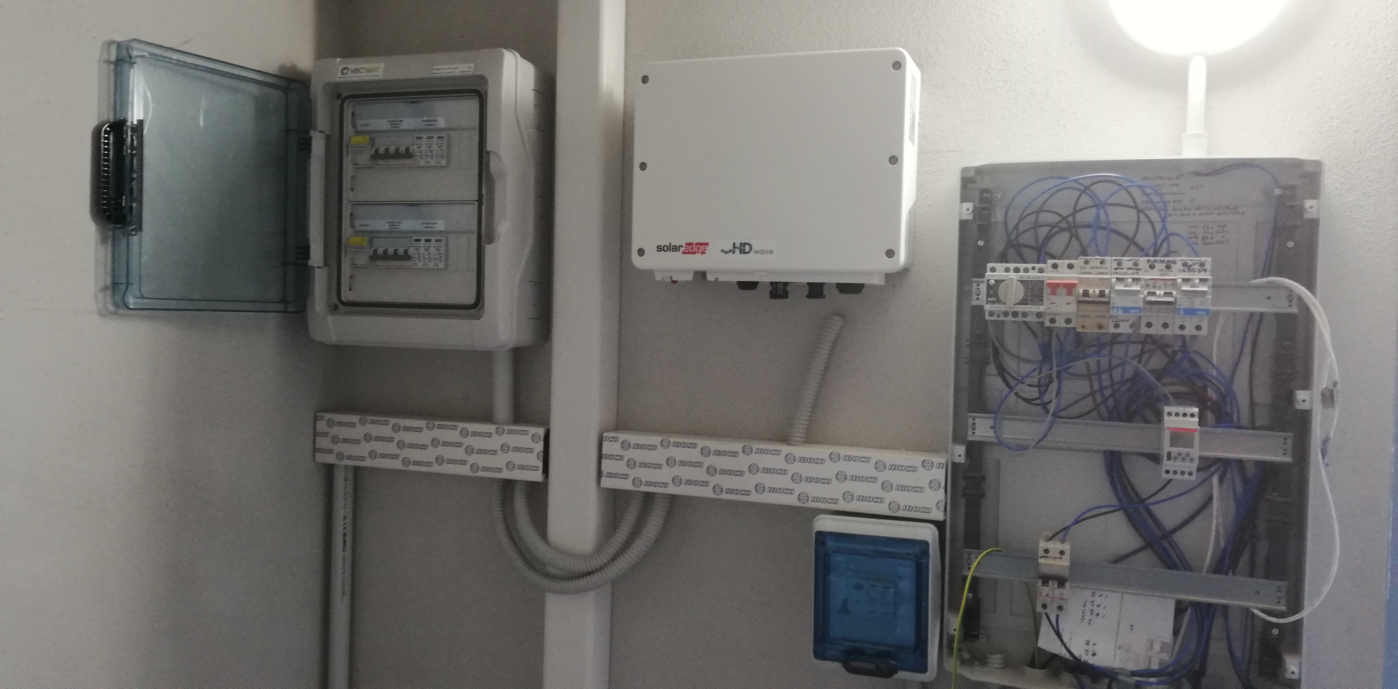 2020 Stimigliano (Ri) Impianto FV 6 Kwp, con pannelli Sun Power Max 3 da 400 wp, inverter SolarEdge e ottimizzatori realizzato da BOSS IMPIANTI TECNOLOGICI snc, a Fabrica di Roma