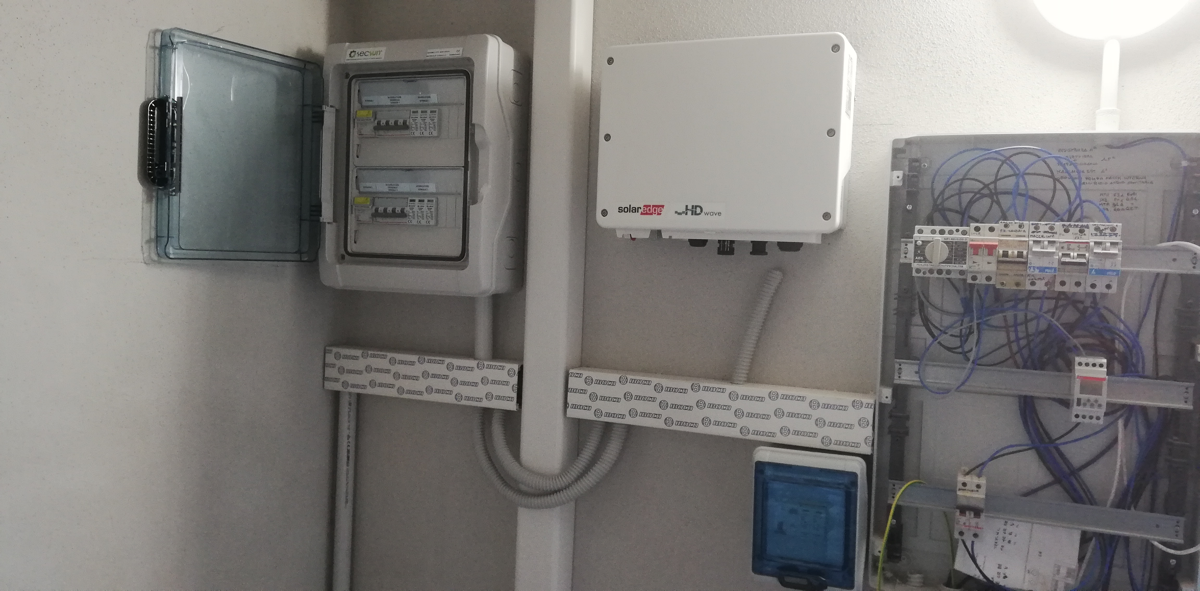 2020 Stimigliano (Ri) Impianto FV 6 Kwp, con pannelli Sun Power Max 3 da 400 wp, inverter SolarEdge e ottimizzatori realizzato da BOSS IMPIANTI TECNOLOGICI snc, a Fabrica di Roma