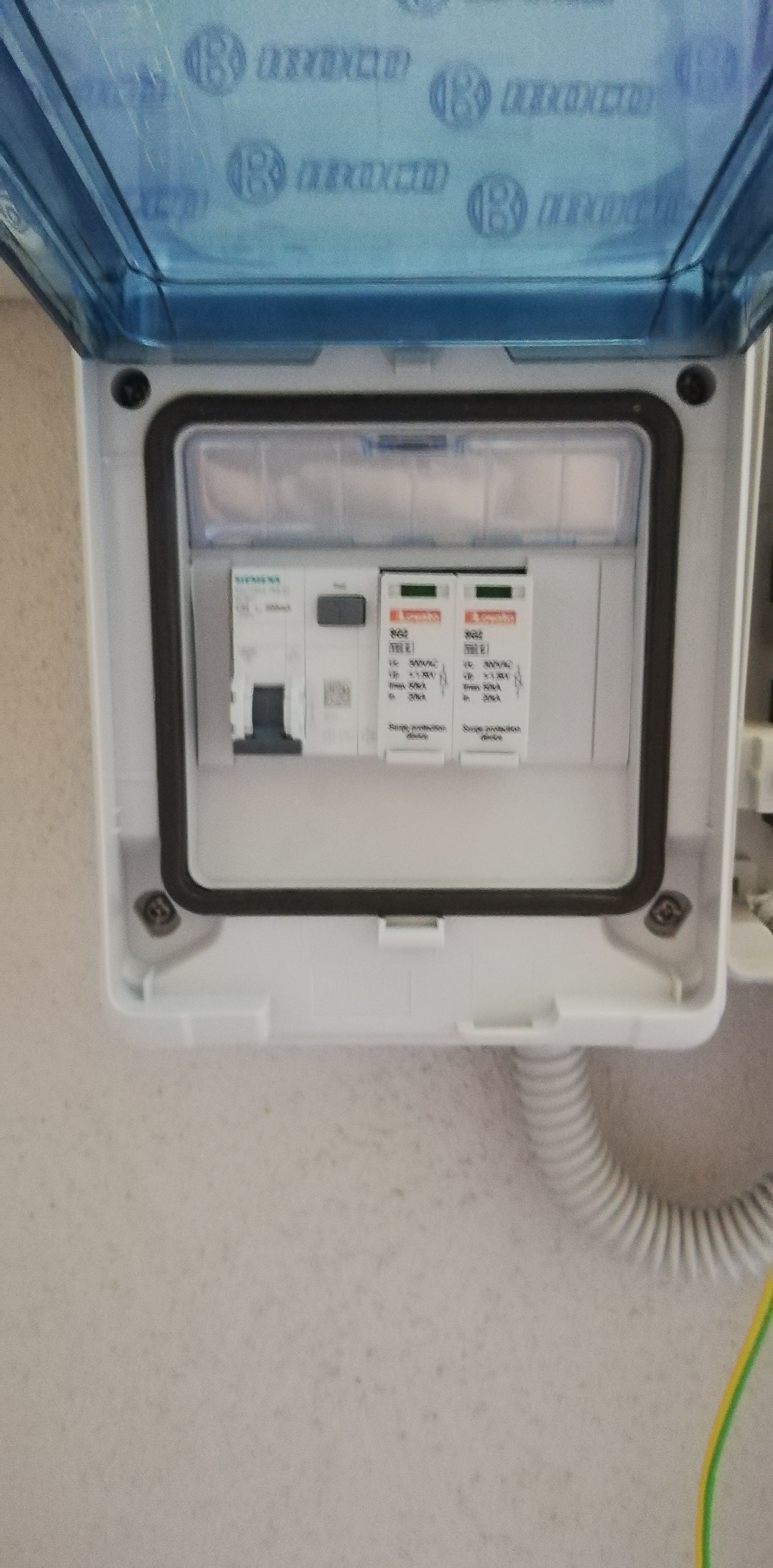 2020 Stimigliano (Ri) Impianto FV 6 Kwp, con pannelli Sun Power Max 3 da 400 wp, inverter SolarEdge e ottimizzatori realizzato da BOSS IMPIANTI TECNOLOGICI snc, a Fabrica di Roma