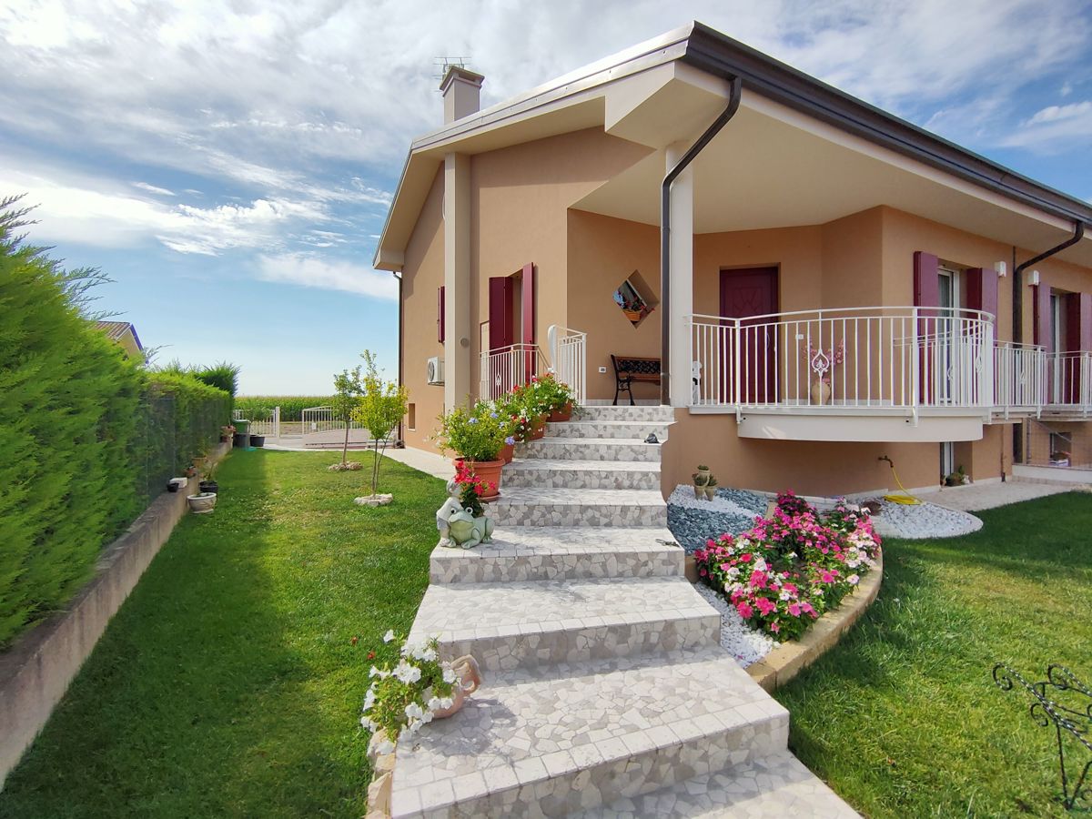Villa bifamiliare Loreo P511VRG