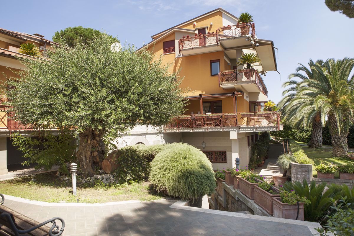Villa o villino Fabrica di Roma C9598VRG