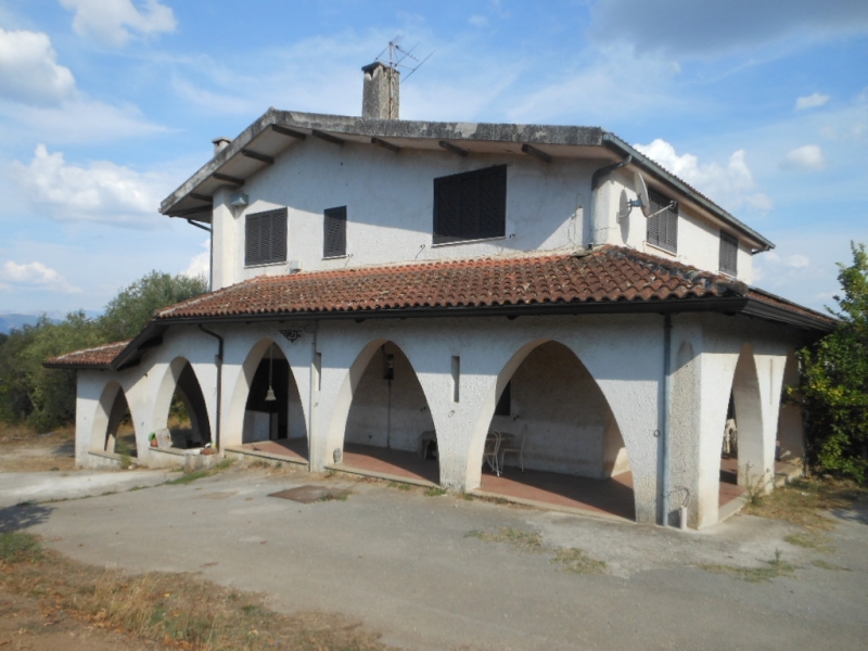 Villa singola in Vendita Tora e Piccilli