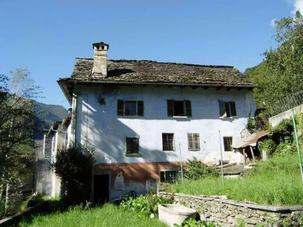 Casa Indipendente in Vendita Vanzone con San Carlo