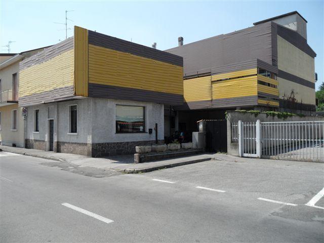 Locale Commerciale in Affitto Lissone