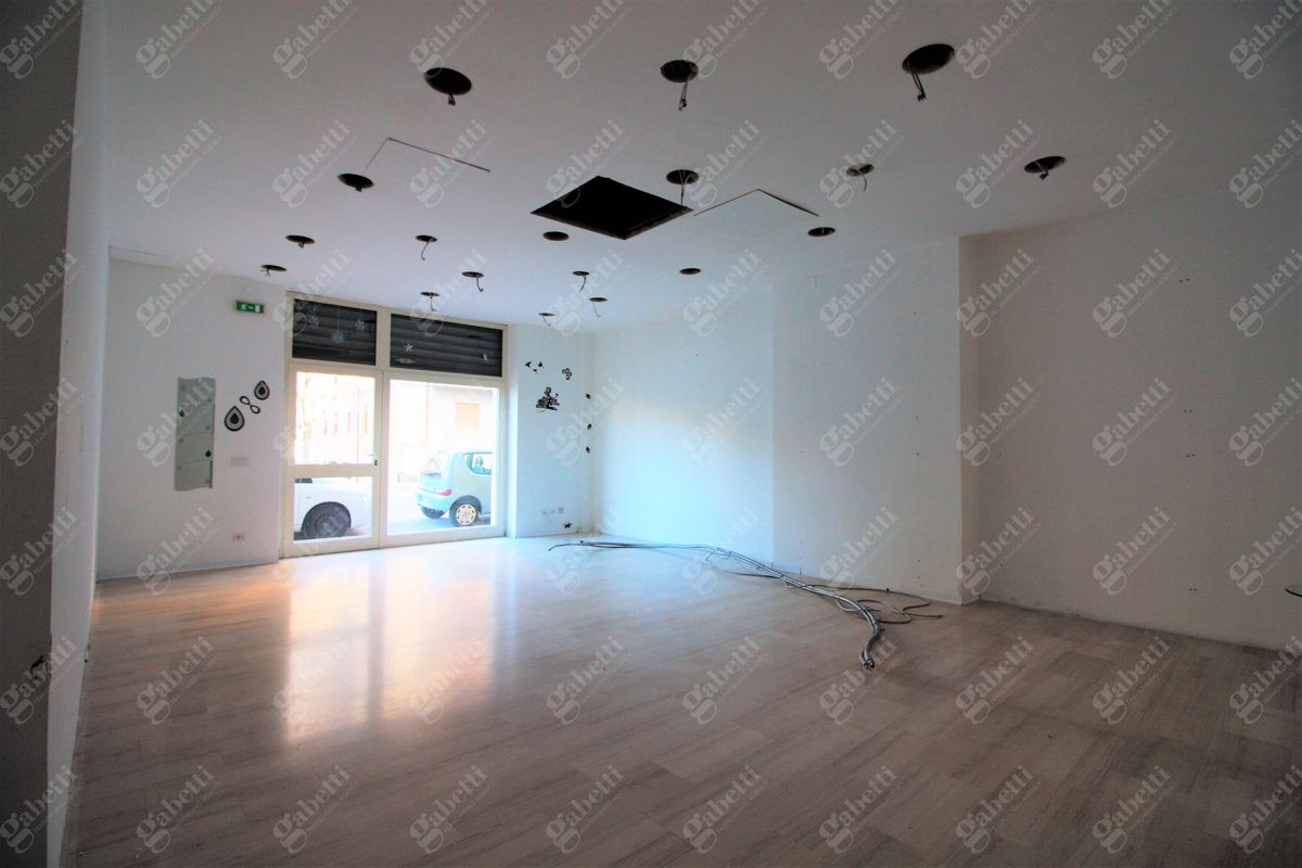 Negozio in Affitto Isernia