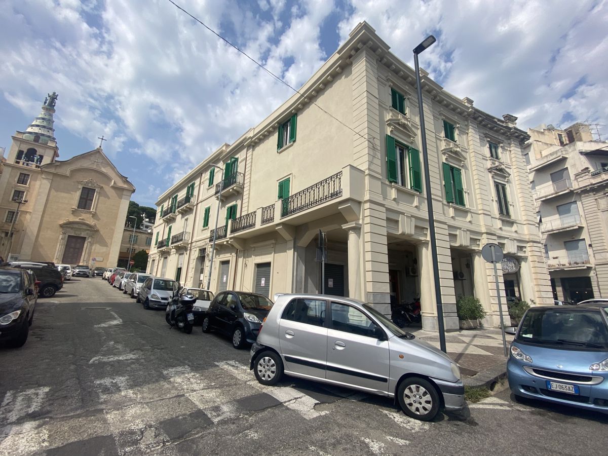 Affitto Negozio bilocale in Messina (