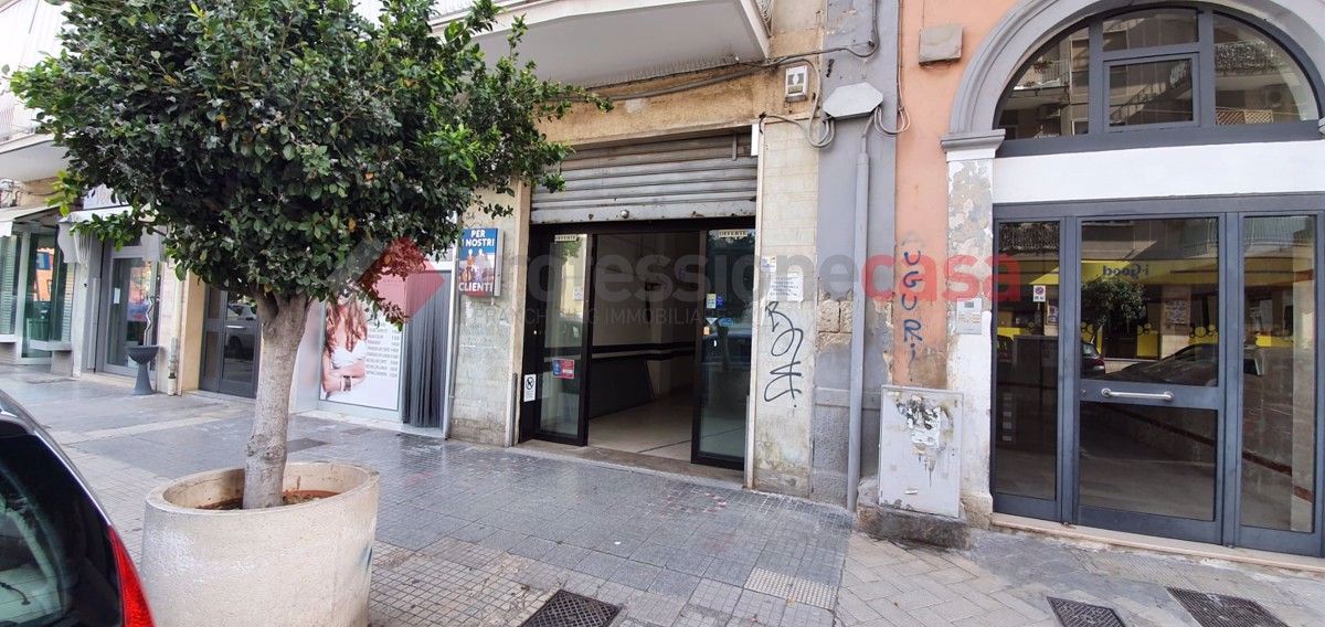 Magazzino in Affitto Bari