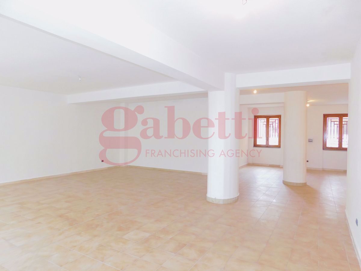 Negozio in Affitto Venafro