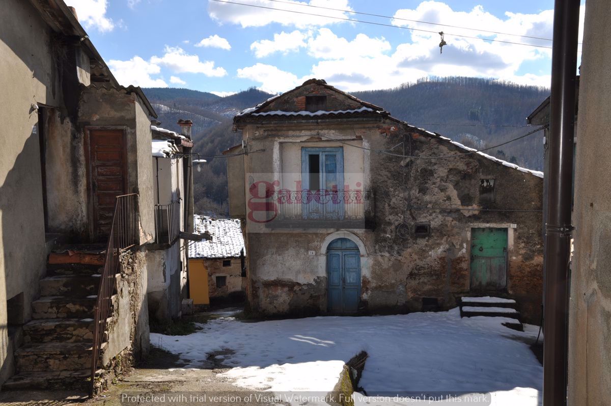 Rustico/Casale/Corte in Vendita Bianchi