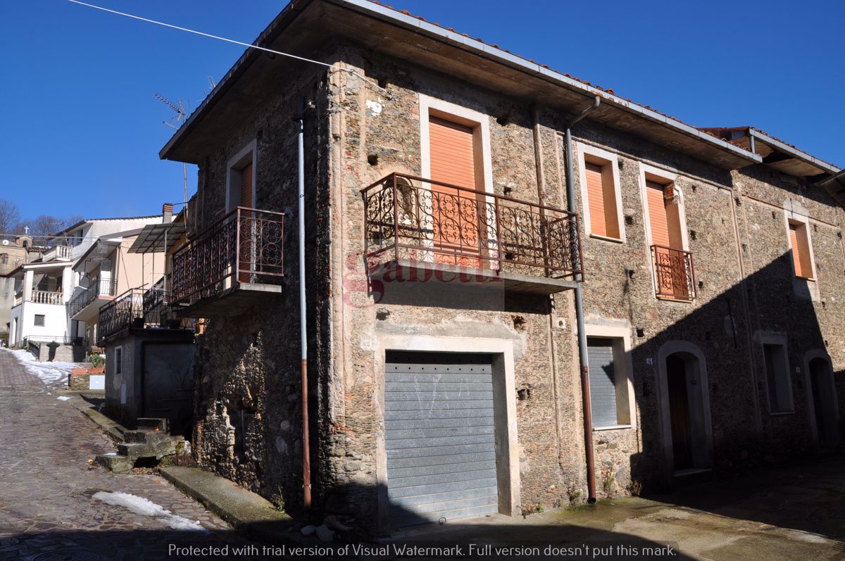 Rustico/Casale/Corte in Vendita Bianchi