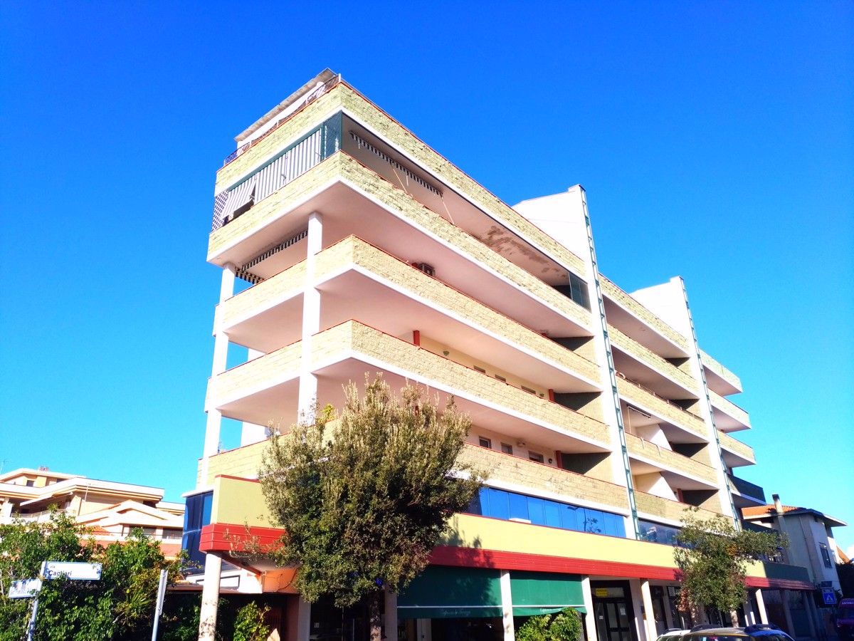 Negozio in Affitto Oristano