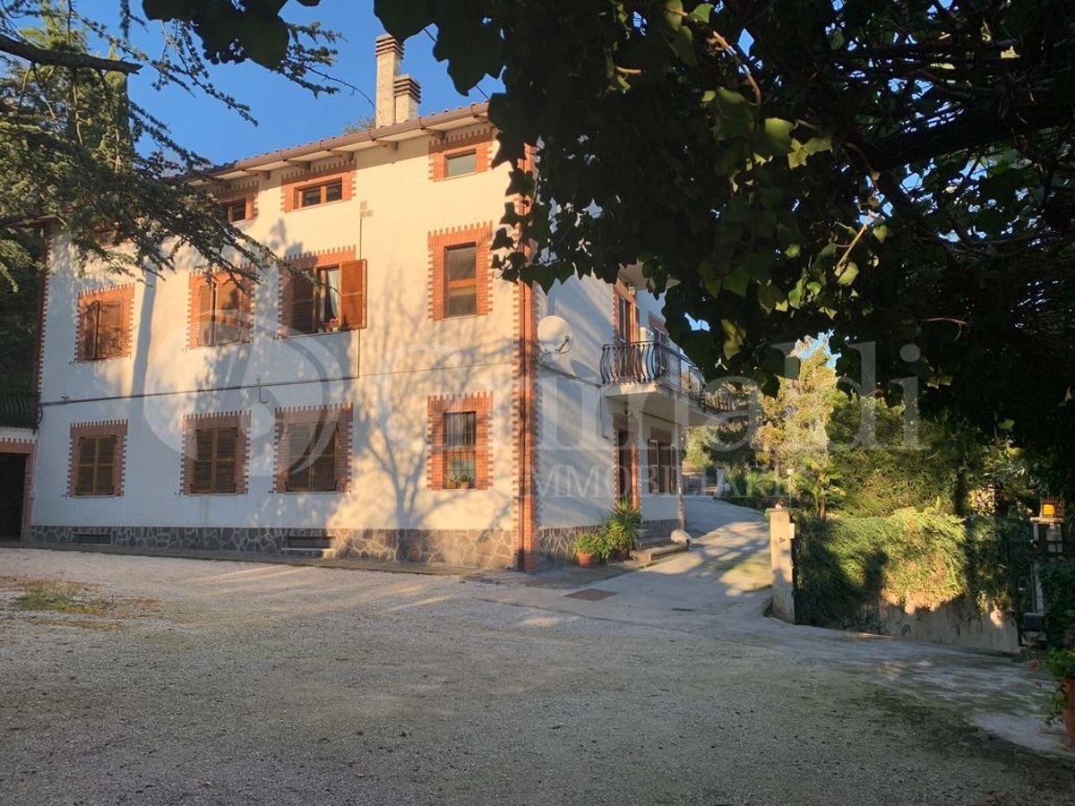 Vendita Casa Indipendente Rosora