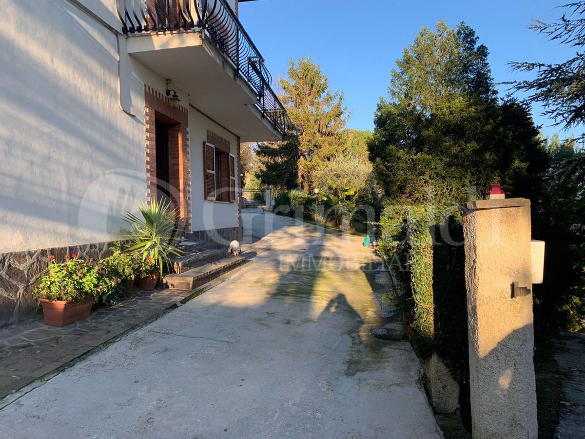 Vendita Casa Indipendente Rosora