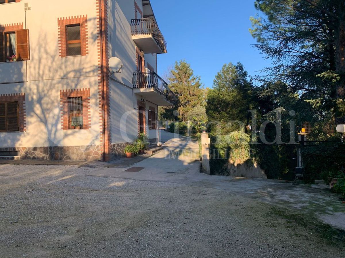Vendita Casa Indipendente Rosora