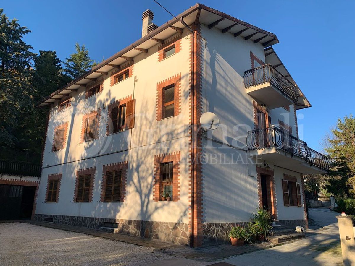 Vendita Casa Indipendente Rosora