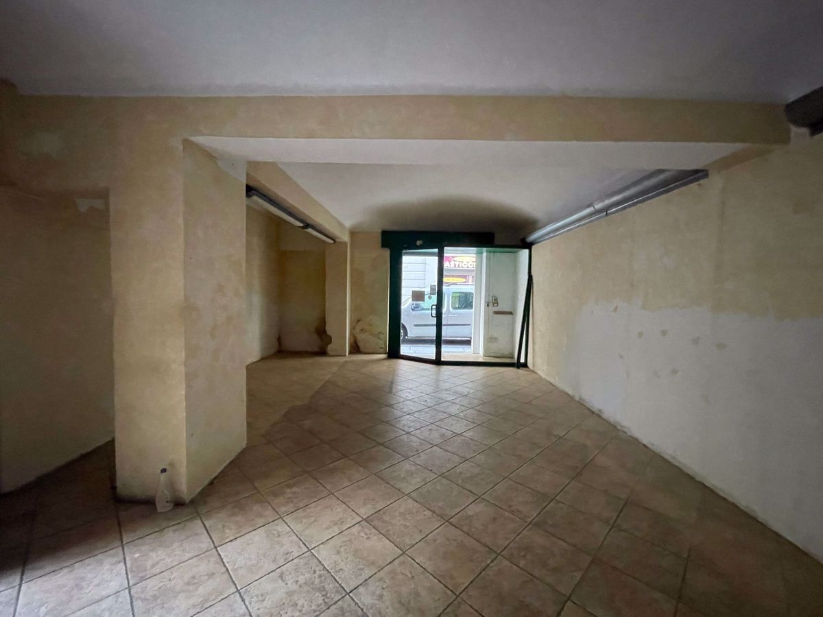 Negozio in Affitto Alessandria