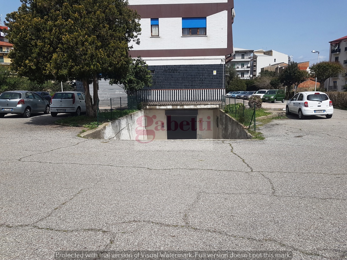 Box/Posto auto in Affitto Rende