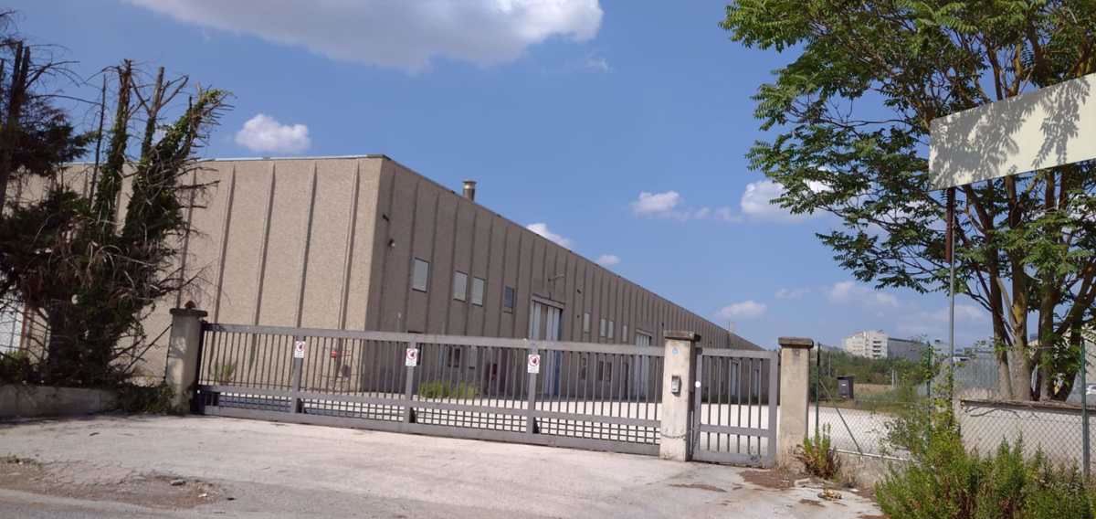 Capannone Industriale Perugia capannone via mannaV