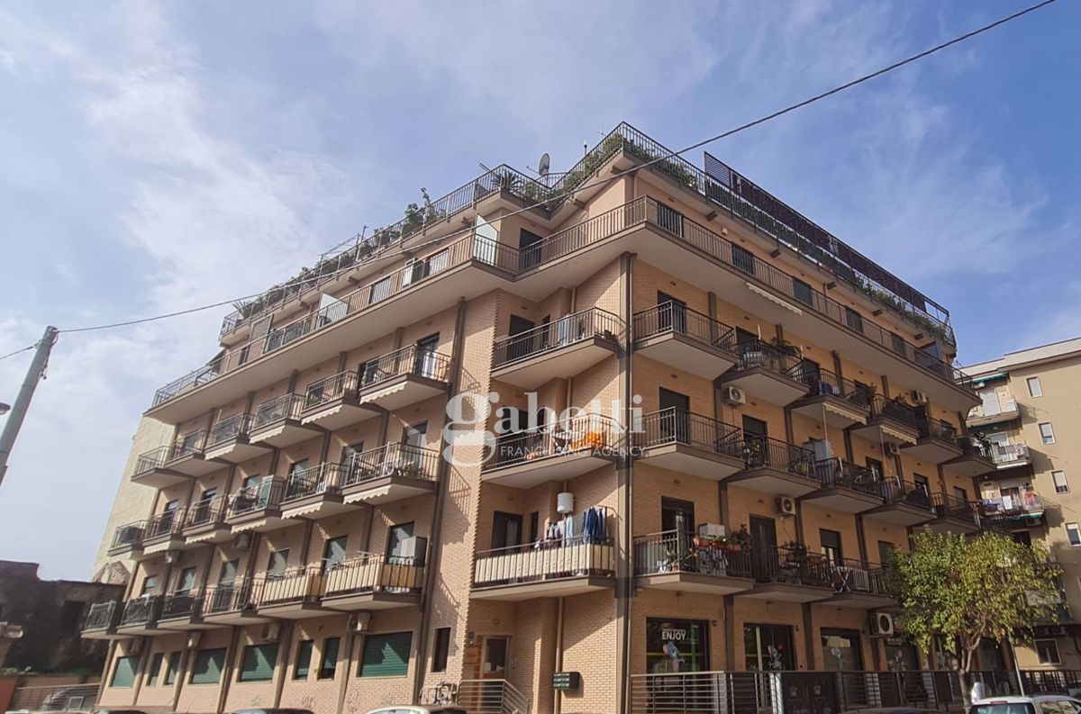 Appartamento Salerno Via Donato SommaVRG