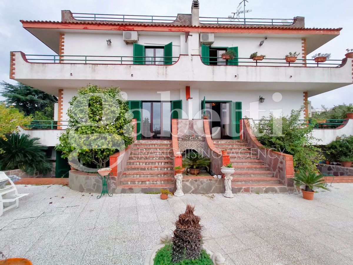 Villa bifamiliare Giugliano in Campania SIMO455VRG