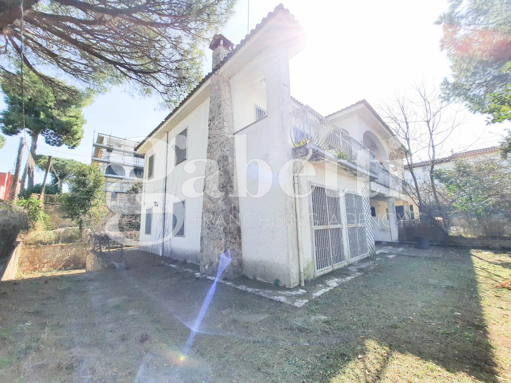 Villa bifamiliare Giugliano in Campania LAGO350VRG