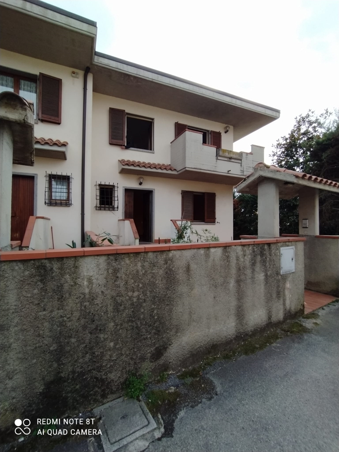 Villa bifamiliare in Vendita Pistoia